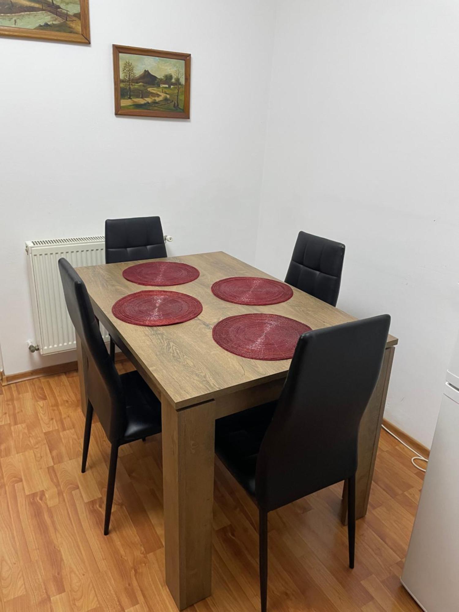 Apartament Petroşani Eksteriør billede